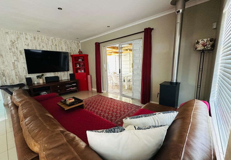 3 Bedroom Property for Sale in Sonstraal Heights Western Cape